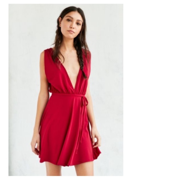 silence + noise Dresses & Skirts - Silence + Noise Plunging fit & flare red dress